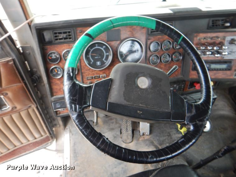 image for item KP9193 2000 Kenworth W900B  semi truck