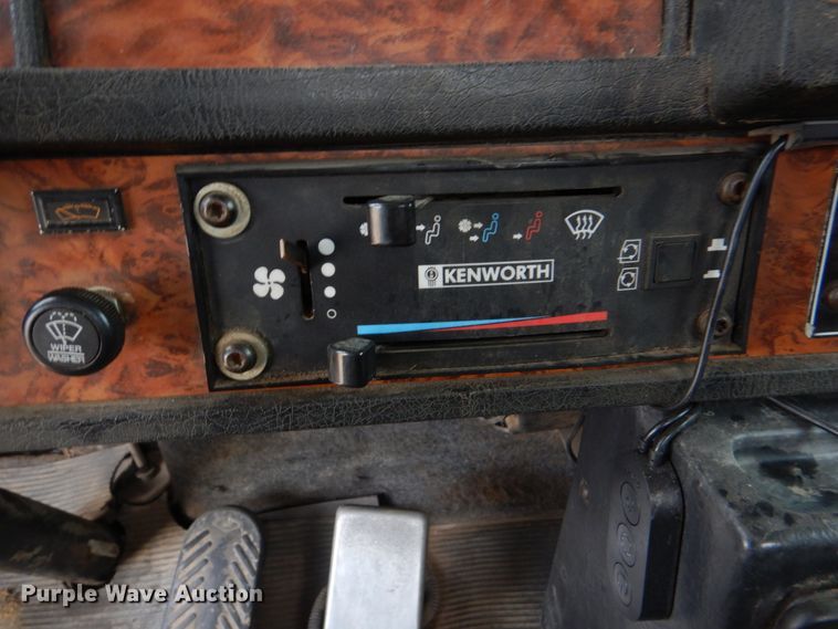 image for item KP9193 2000 Kenworth W900B  semi truck