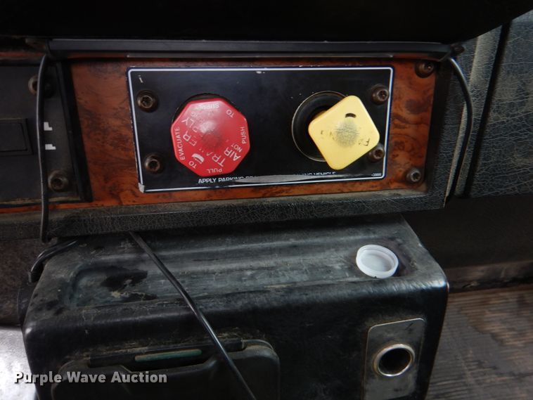 image for item KP9193 2000 Kenworth W900B  semi truck