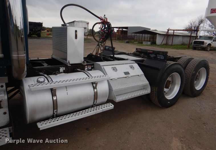 image for item KP9193 2000 Kenworth W900B  semi truck