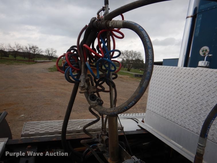 image for item KP9193 2000 Kenworth W900B  semi truck