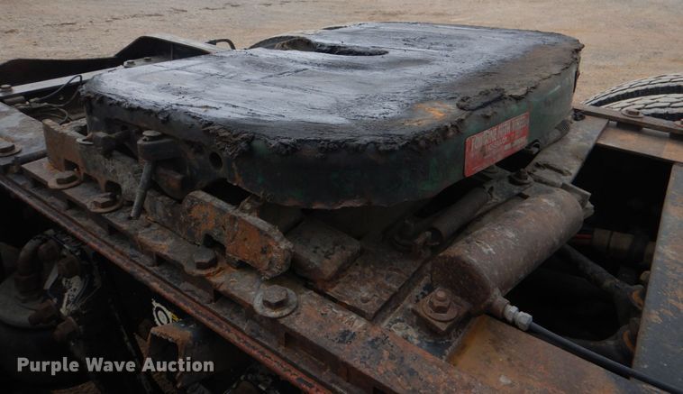 image for item KP9193 2000 Kenworth W900B  semi truck