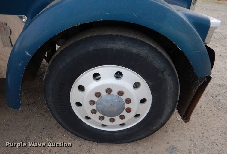 image for item KP9193 2000 Kenworth W900B  semi truck