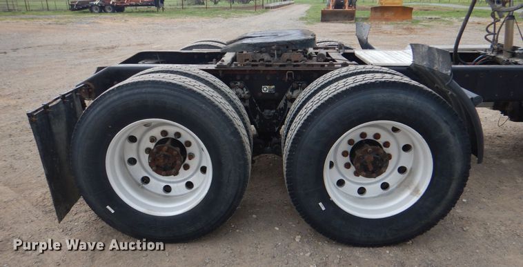 image for item KP9193 2000 Kenworth W900B  semi truck