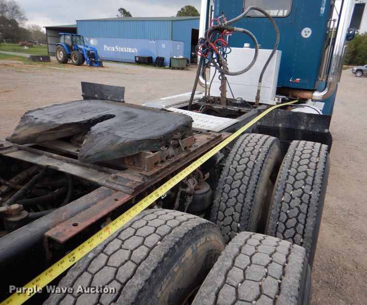 image for item KP9193 2000 Kenworth W900B  semi truck