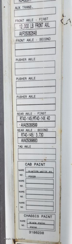 image for item KT9746 2006 Volvo VNM  semi truck