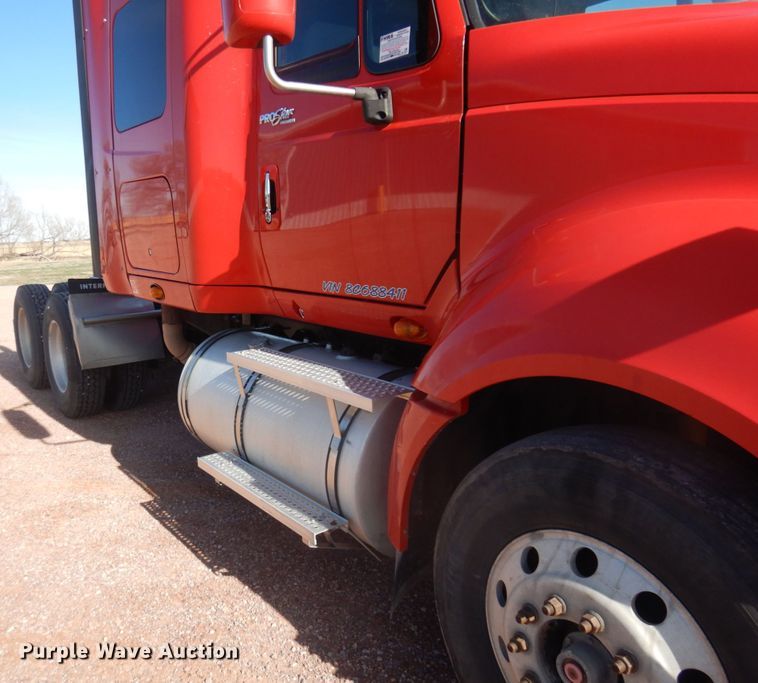 image for item KU9709 2008 International ProStar  semi truck