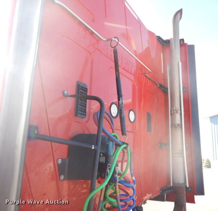 image for item KU9709 2008 International ProStar  semi truck