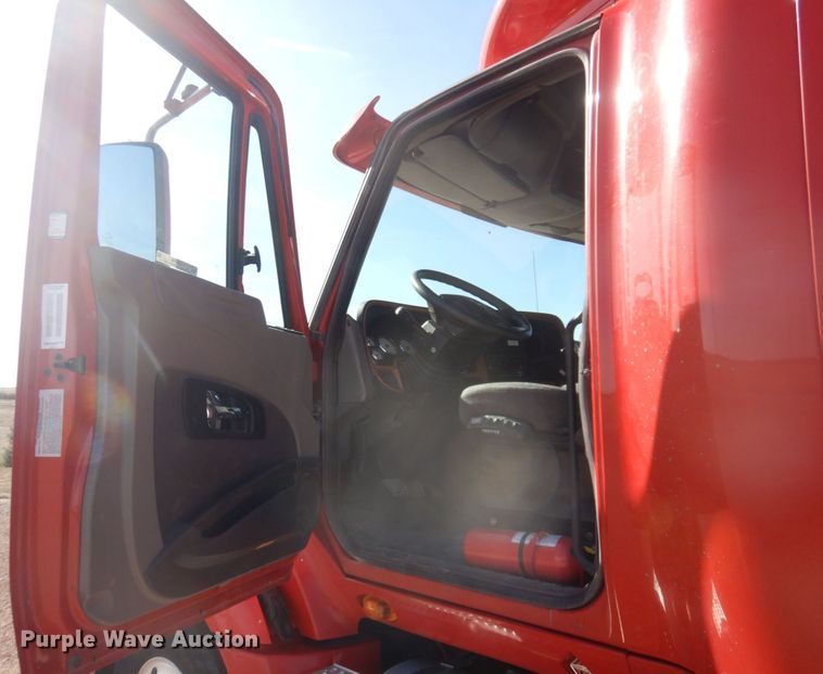 image for item KU9709 2008 International ProStar  semi truck