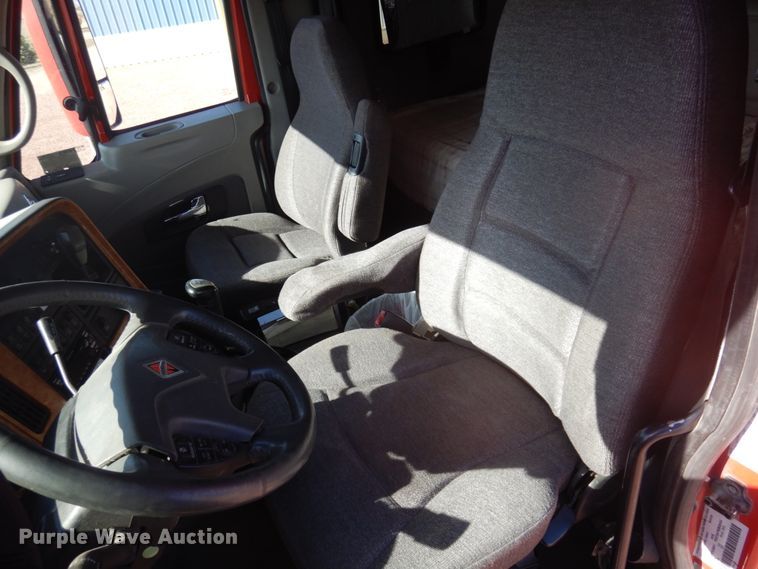 image for item KU9709 2008 International ProStar  semi truck