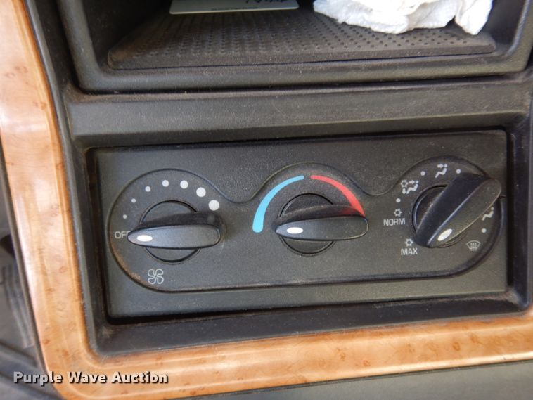 image for item KU9709 2008 International ProStar  semi truck