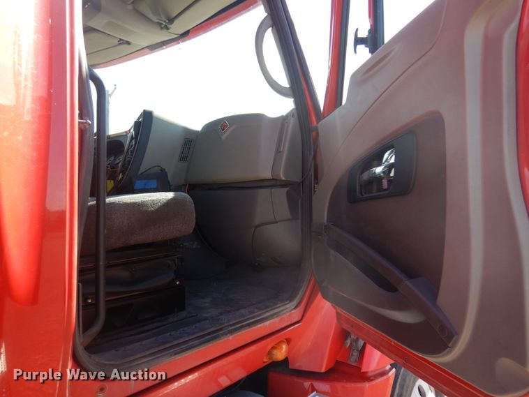 image for item KU9709 2008 International ProStar  semi truck