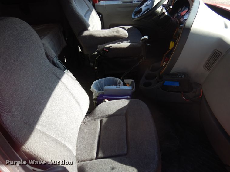 image for item KU9709 2008 International ProStar  semi truck