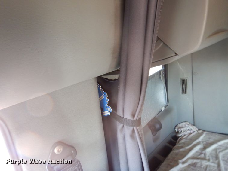 image for item KU9709 2008 International ProStar  semi truck