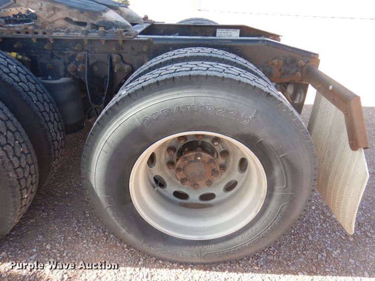 image for item KU9709 2008 International ProStar  semi truck