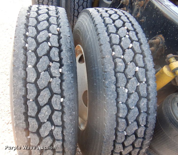 image for item KU9709 2008 International ProStar  semi truck