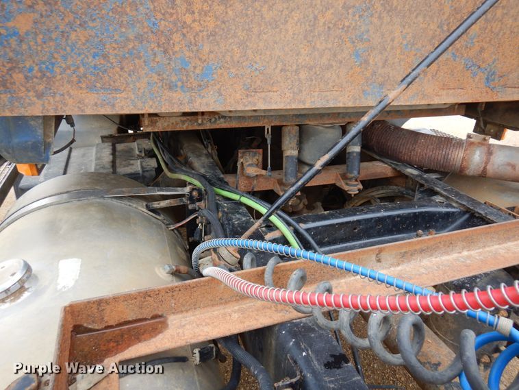 image for item MF9536 2002 Mack CX613  semi truck