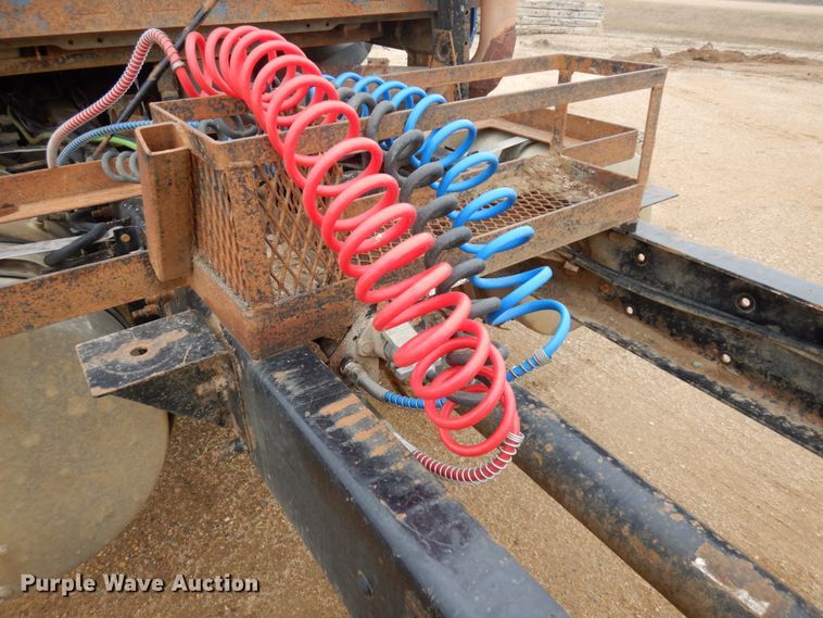 image for item MF9536 2002 Mack CX613  semi truck