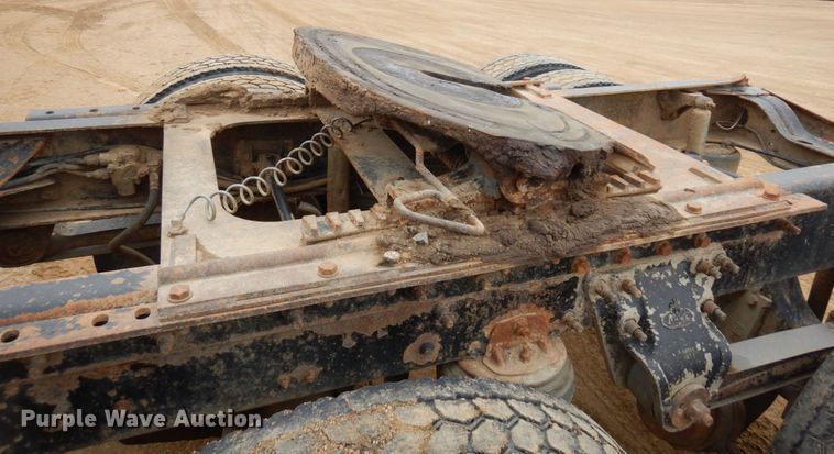 image for item MF9536 2002 Mack CX613  semi truck