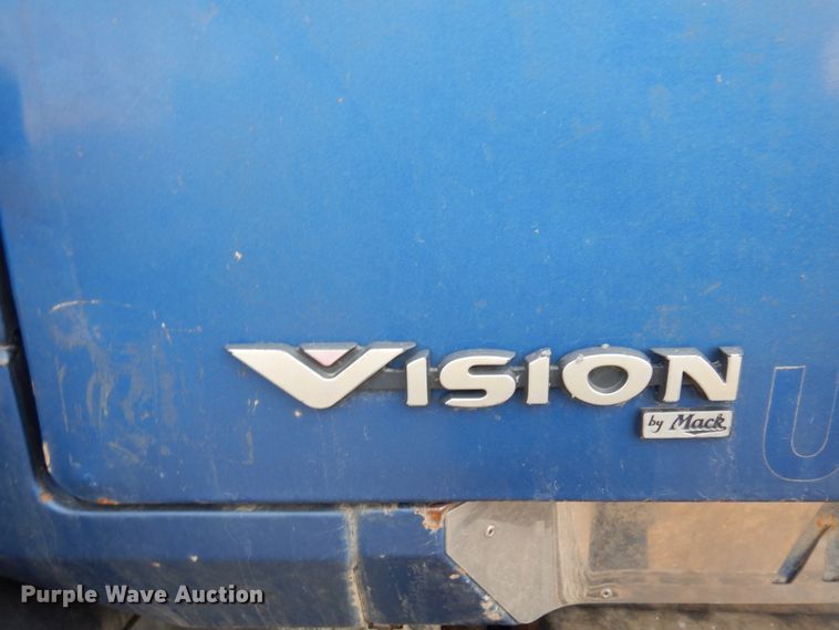 image for item MF9536 2002 Mack CX613  semi truck