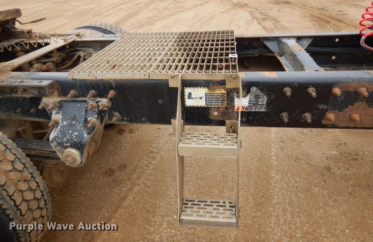 image for item MF9536 2002 Mack CX613  semi truck