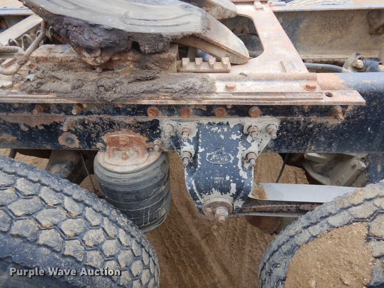 image for item MF9536 2002 Mack CX613  semi truck