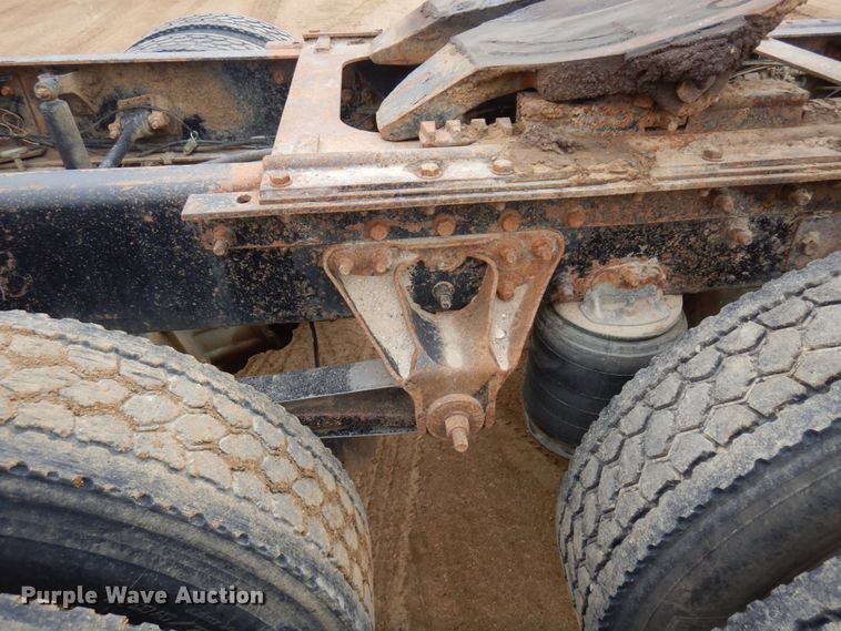 image for item MF9536 2002 Mack CX613  semi truck