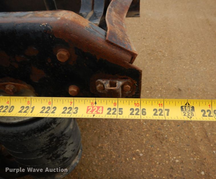 image for item MF9536 2002 Mack CX613  semi truck