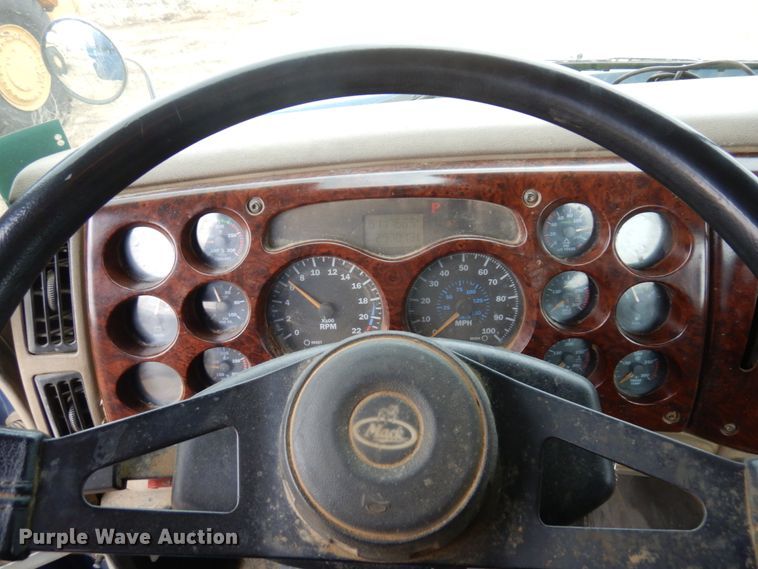 image for item MF9536 2002 Mack CX613  semi truck