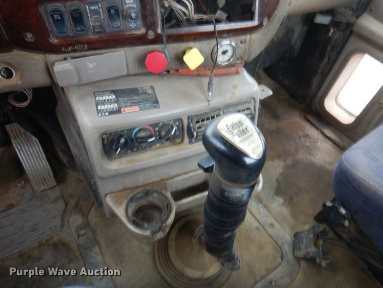 image for item MF9536 2002 Mack CX613  semi truck