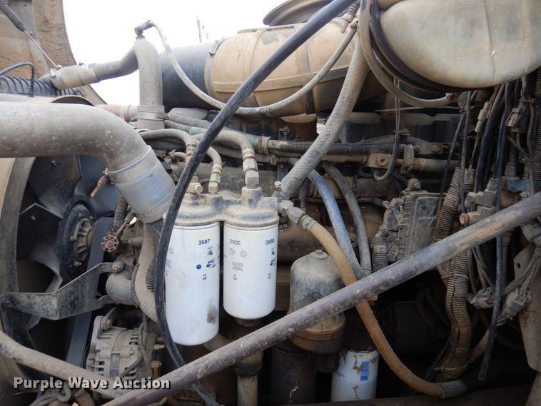 image for item MF9536 2002 Mack CX613  semi truck