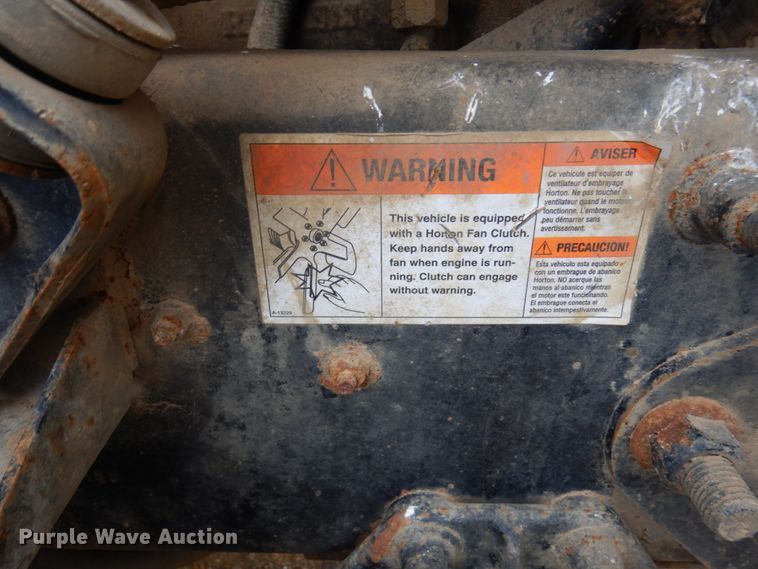 image for item MF9536 2002 Mack CX613  semi truck