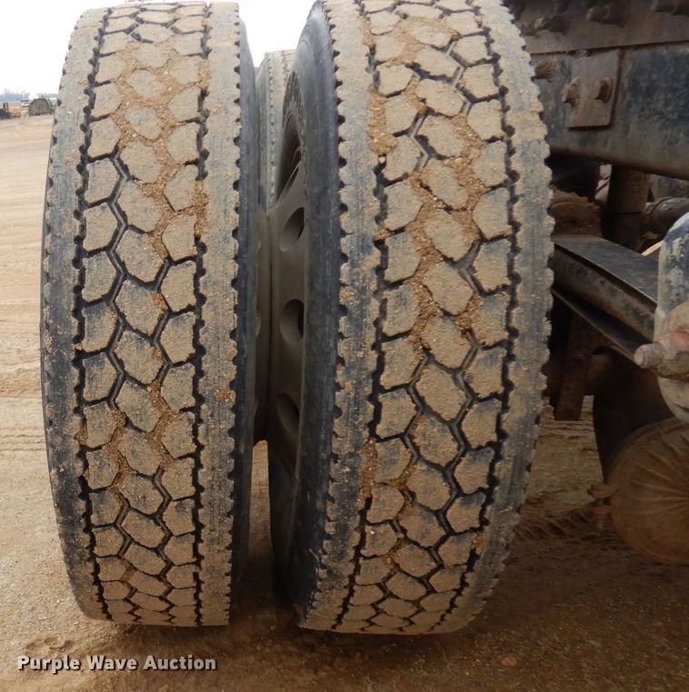 image for item MF9536 2002 Mack CX613  semi truck