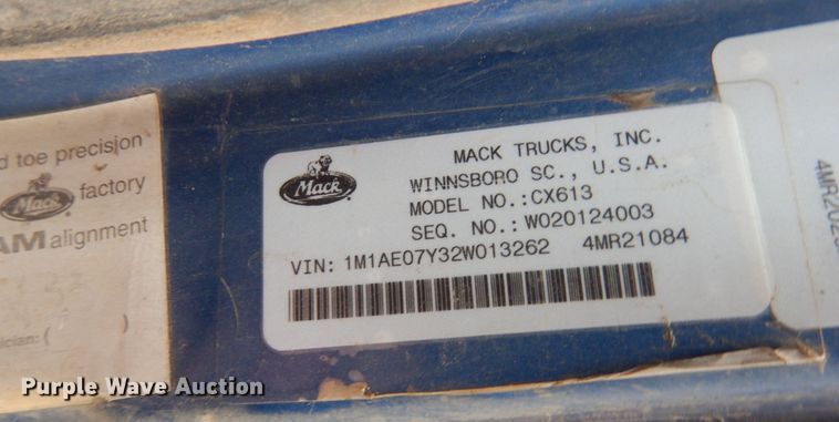 image for item MF9536 2002 Mack CX613  semi truck
