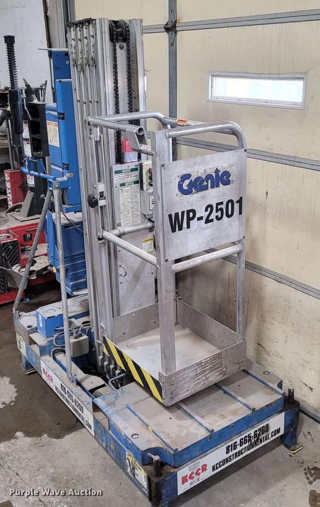 image for item BY9481 Genie IWP-25S  vertical lift