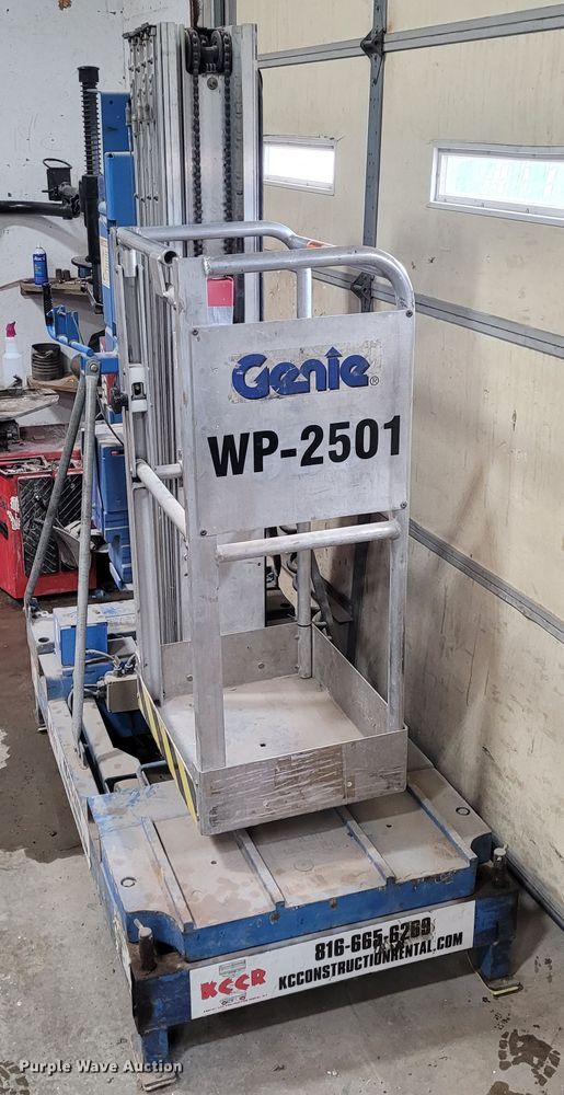 image for item BY9481 Genie IWP-25S  vertical lift