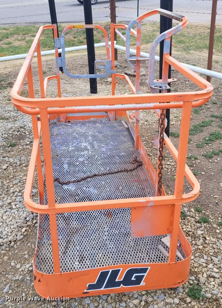 image for item BY9487 JLG  man lift basket