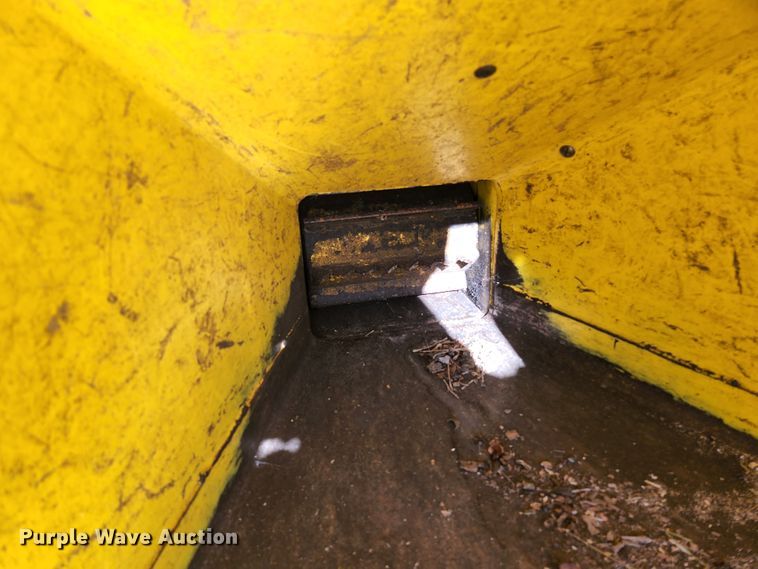 image for item DH0593 Powertek 731  wood chipper