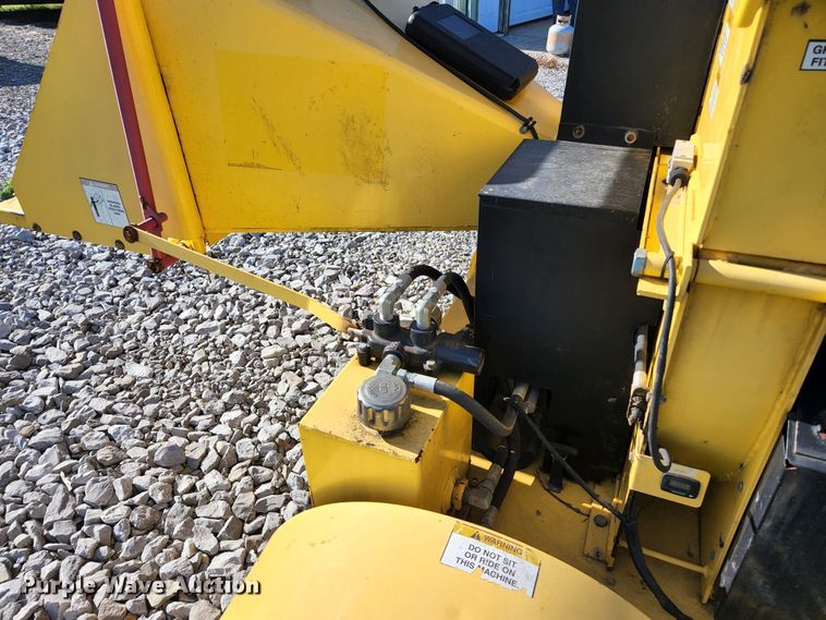 image for item DH0593 Powertek 731  wood chipper