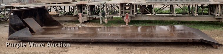 image for item DI1861 Steel roll-off bed