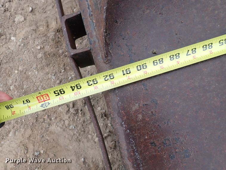 image for item DI1861 Steel roll-off bed