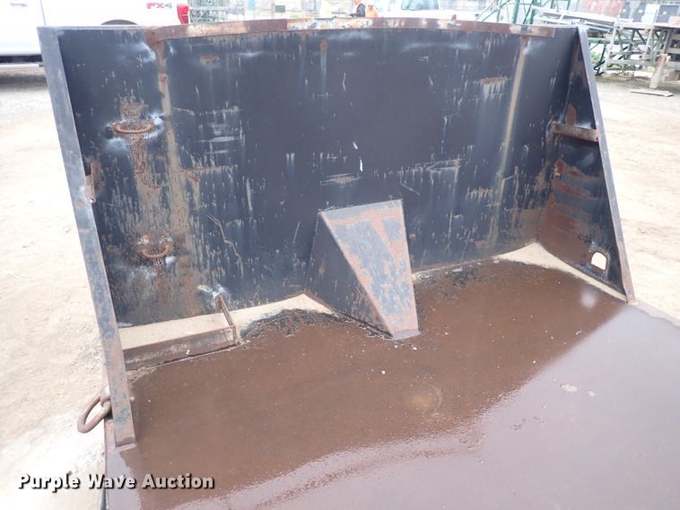 image for item DI1862 Steel roll-off bed