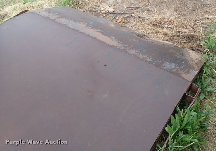 image for item DI1862 Steel roll-off bed