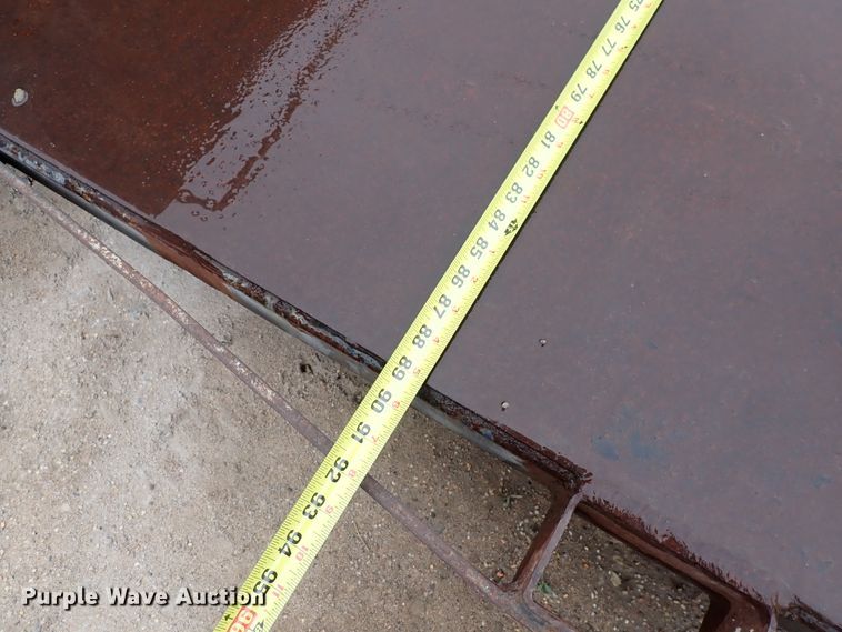 image for item DI1862 Steel roll-off bed