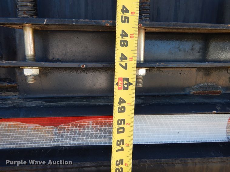 image for item DI8668 1993 International 4900  fuel / lube truck