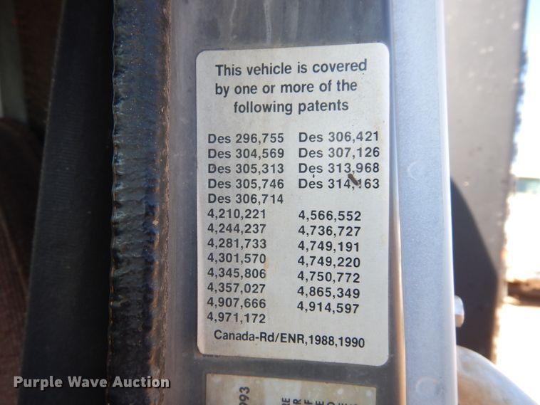 image for item DI8668 1993 International 4900  fuel / lube truck