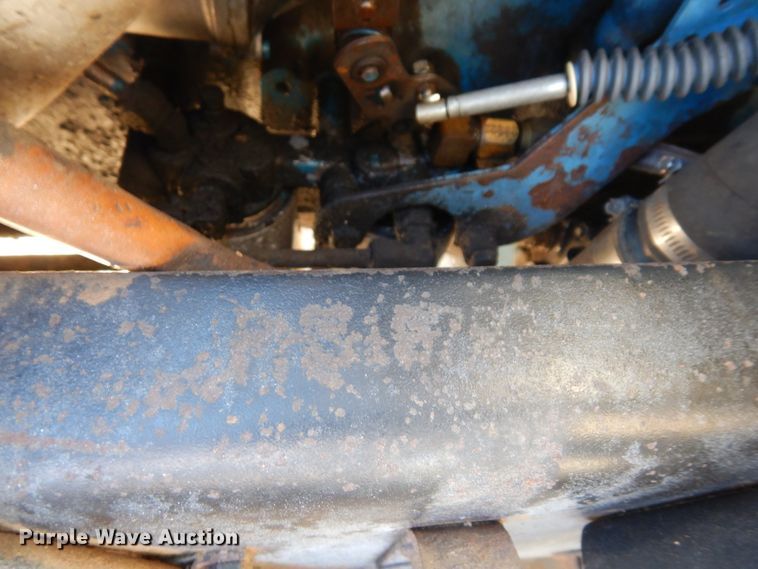 image for item DI8668 1993 International 4900  fuel / lube truck