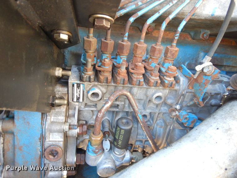 image for item DI8668 1993 International 4900  fuel / lube truck