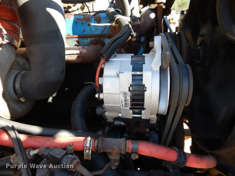 image for item DI8668 1993 International 4900  fuel / lube truck