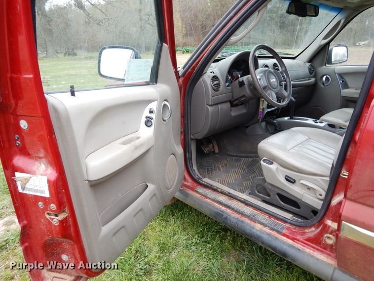 image for item DK0335 2006 Jeep Liberty  SUV